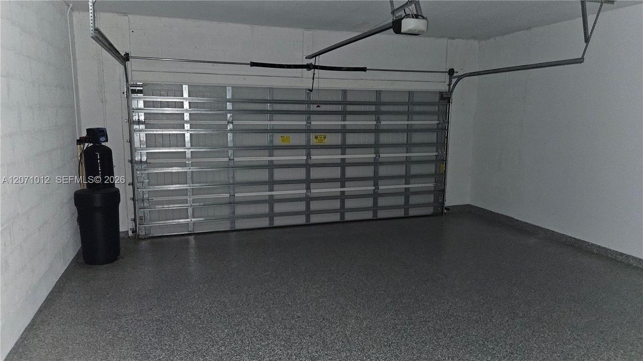 En Venta: $573,100 (4 camas, 3 baños, 2401 Pies cuadrados)