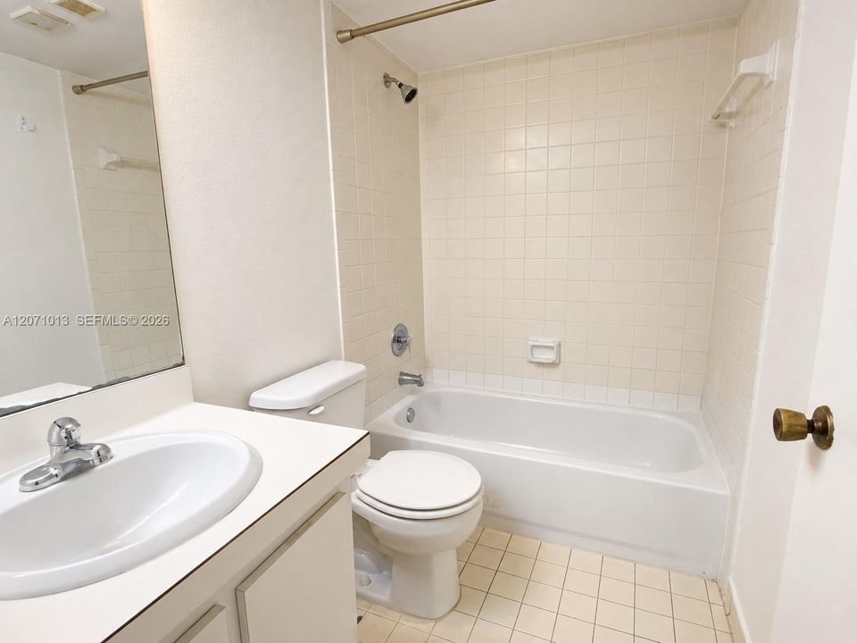 For Sale: $129,000 (2 beds, 1 baths, 850 Square Feet)