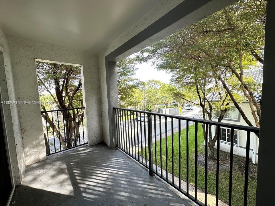 For Rent: $2,250 (1 beds, 1 baths, 743 Square Feet)