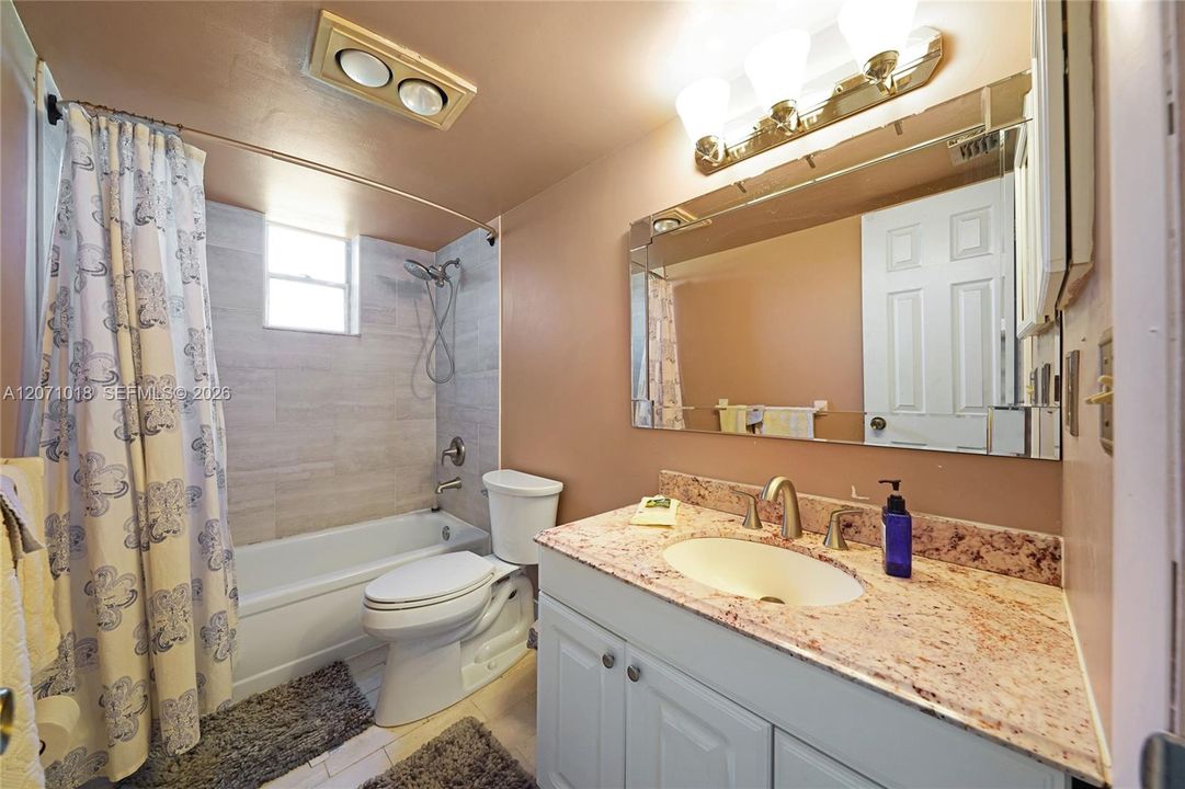For Sale: $179,900 (2 beds, 2 baths, 1105 Square Feet)