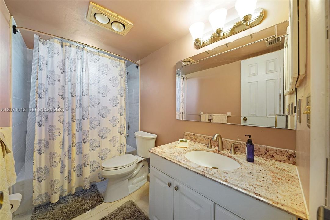 For Sale: $179,900 (2 beds, 2 baths, 1105 Square Feet)