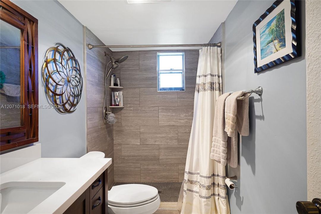 For Sale: $179,900 (2 beds, 2 baths, 1105 Square Feet)