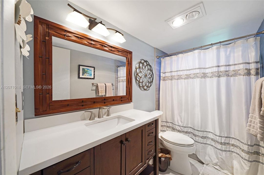 For Sale: $179,900 (2 beds, 2 baths, 1105 Square Feet)