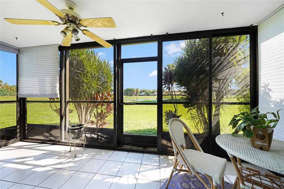 For Sale: $179,900 (2 beds, 2 baths, 1105 Square Feet)