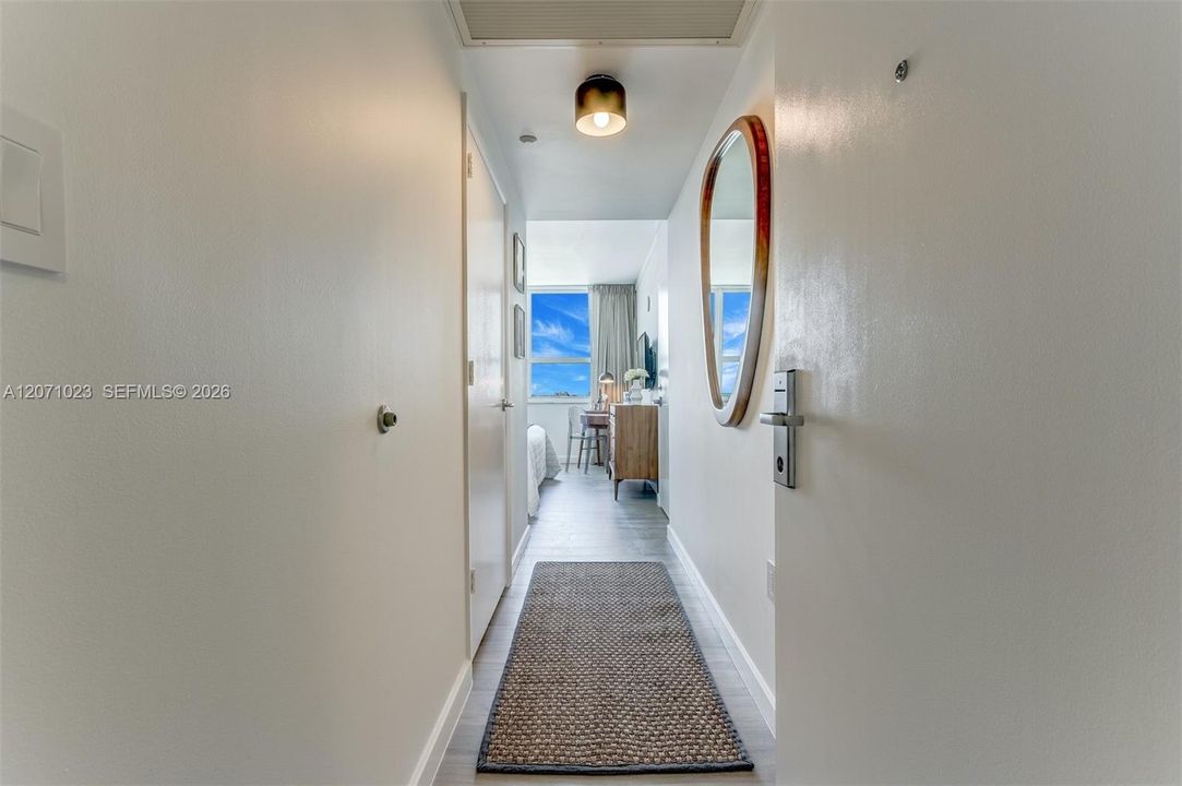 For Sale: $750,000 (1 beds, 2 baths, 761 Square Feet)