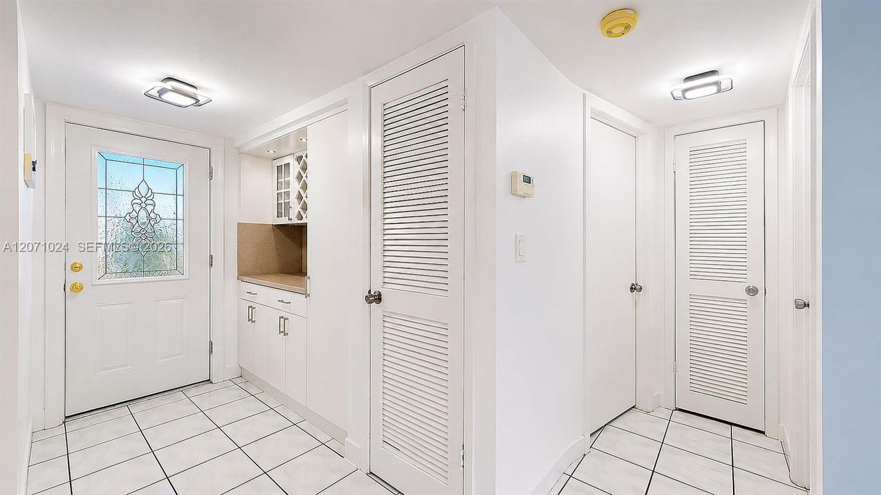 For Sale: $125,000 (2 beds, 2 baths, 850 Square Feet)
