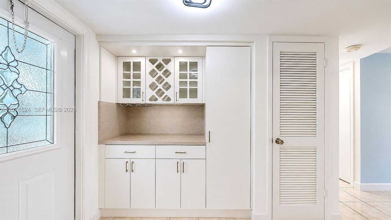 For Sale: $125,000 (2 beds, 2 baths, 850 Square Feet)