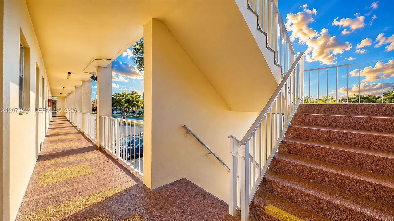 For Sale: $125,000 (2 beds, 2 baths, 850 Square Feet)