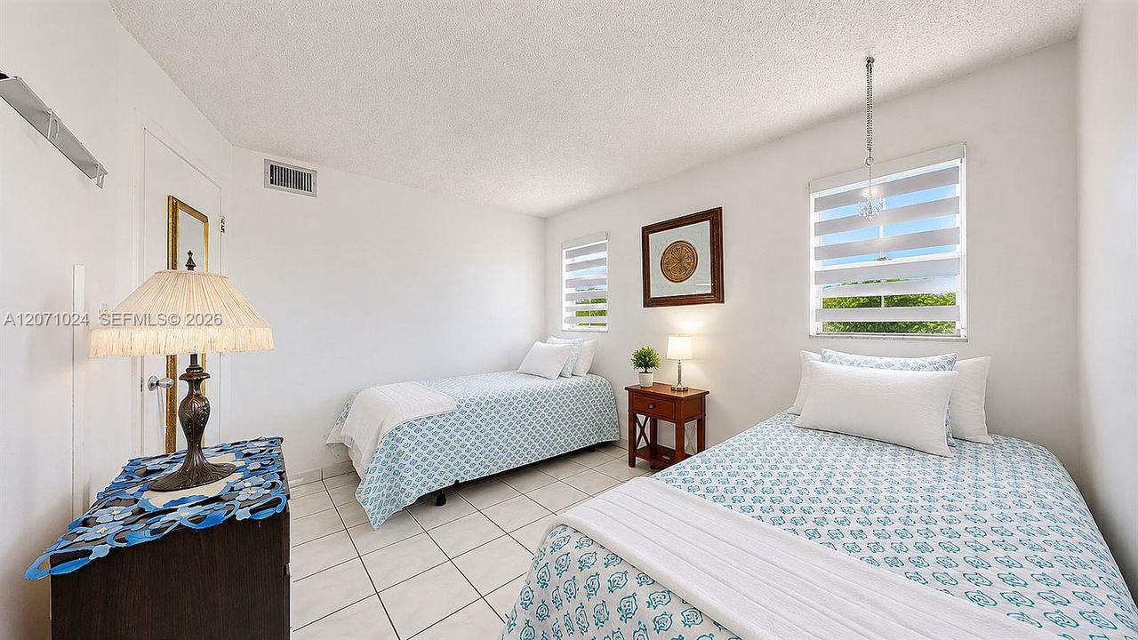 For Sale: $125,000 (2 beds, 2 baths, 850 Square Feet)