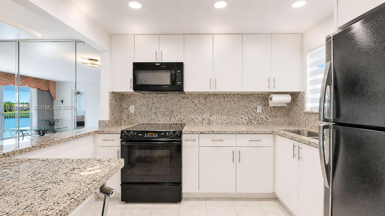For Sale: $125,000 (2 beds, 2 baths, 850 Square Feet)
