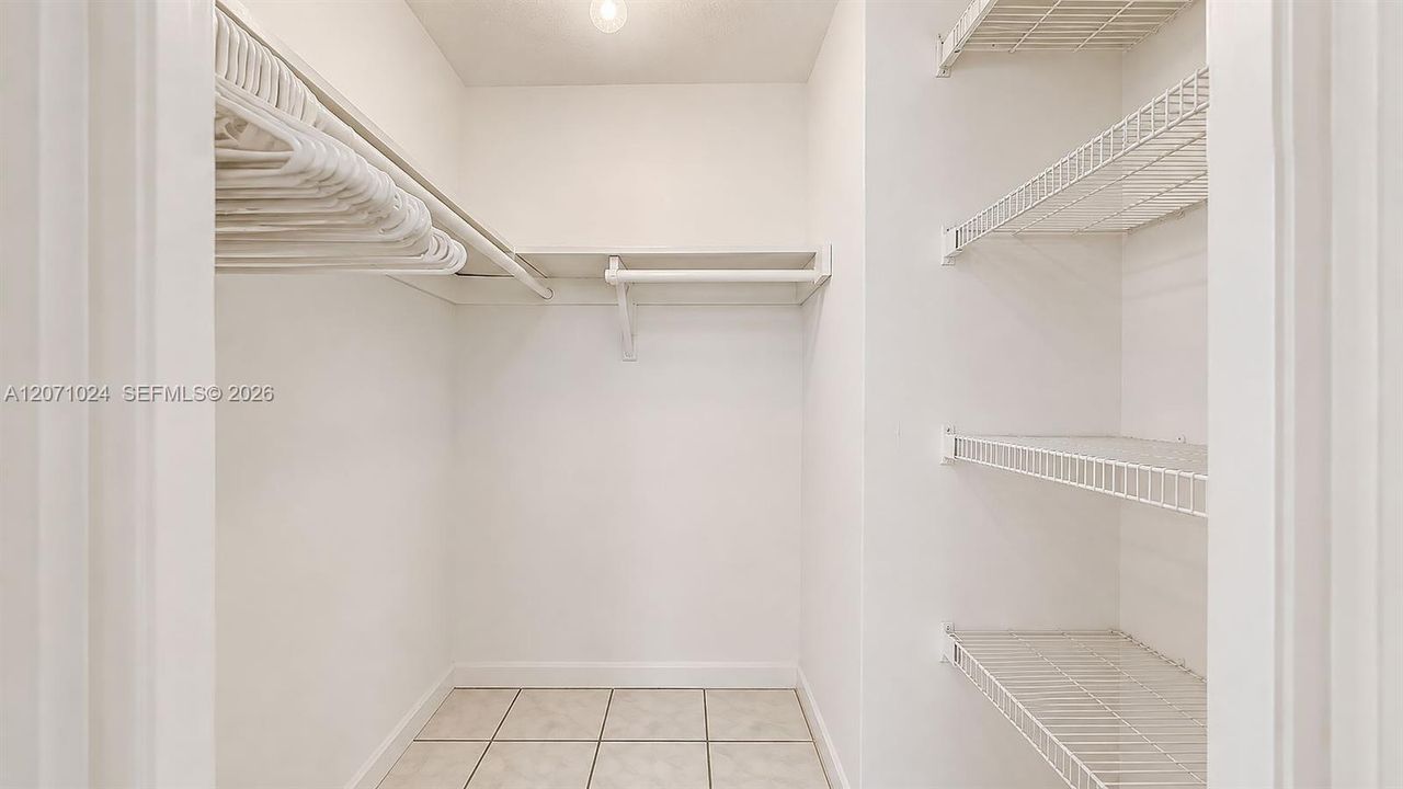For Sale: $125,000 (2 beds, 2 baths, 850 Square Feet)