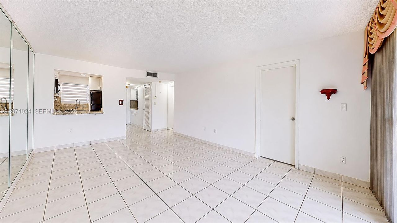 For Sale: $125,000 (2 beds, 2 baths, 850 Square Feet)