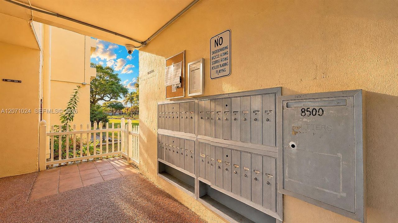 For Sale: $125,000 (2 beds, 2 baths, 850 Square Feet)