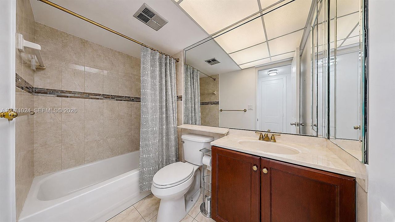 For Sale: $125,000 (2 beds, 2 baths, 850 Square Feet)