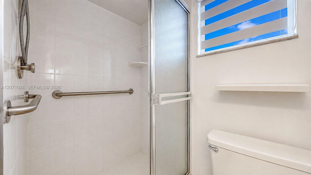 For Sale: $125,000 (2 beds, 2 baths, 850 Square Feet)