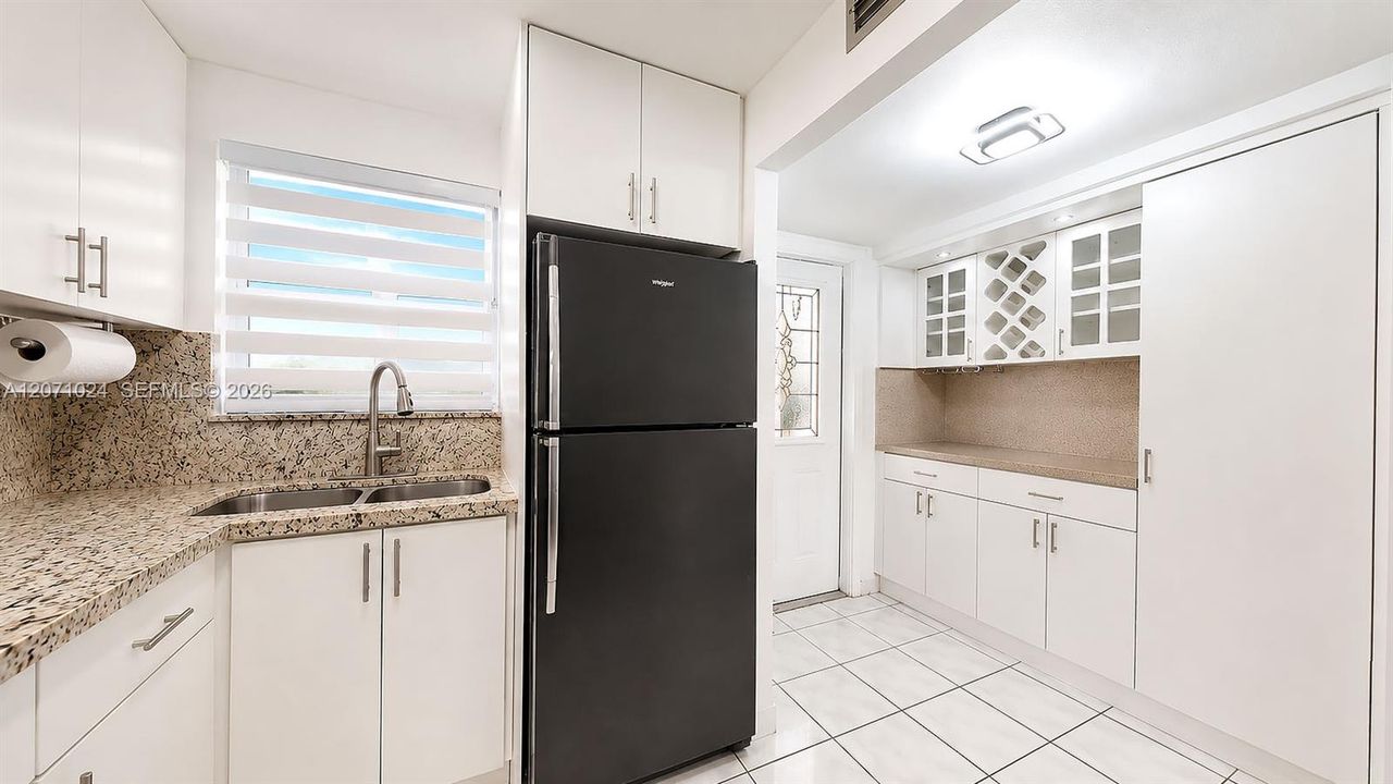 For Sale: $125,000 (2 beds, 2 baths, 850 Square Feet)