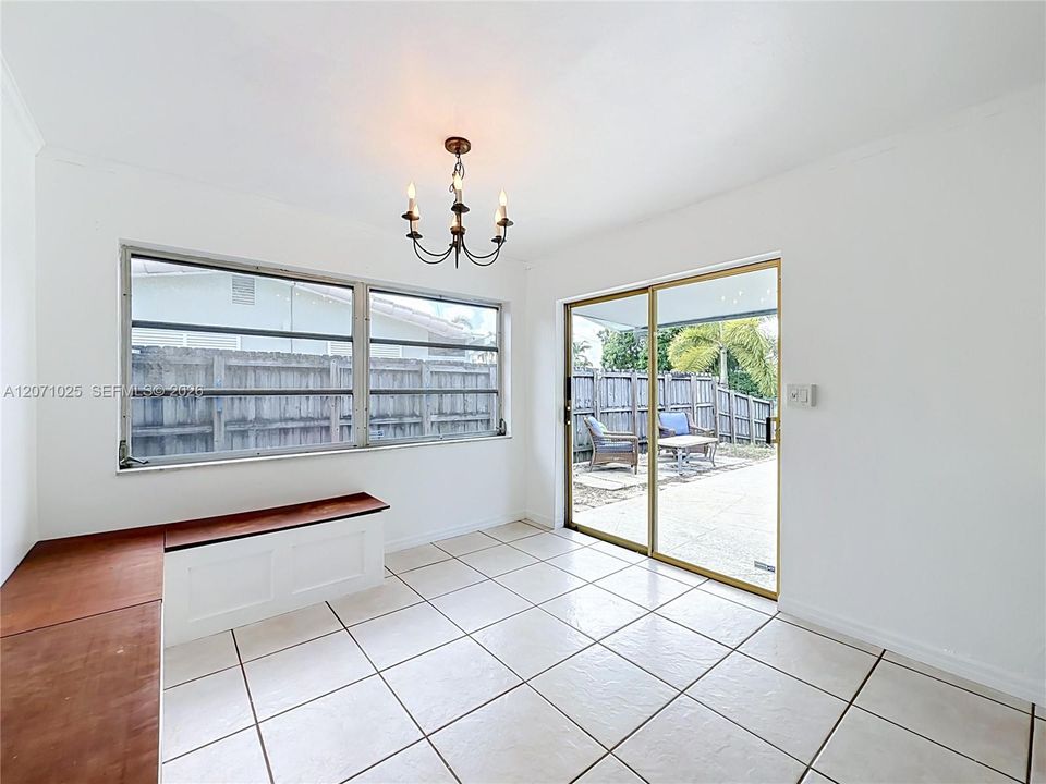 For Sale: $537,500 (2 beds, 1 baths, 959 Square Feet)