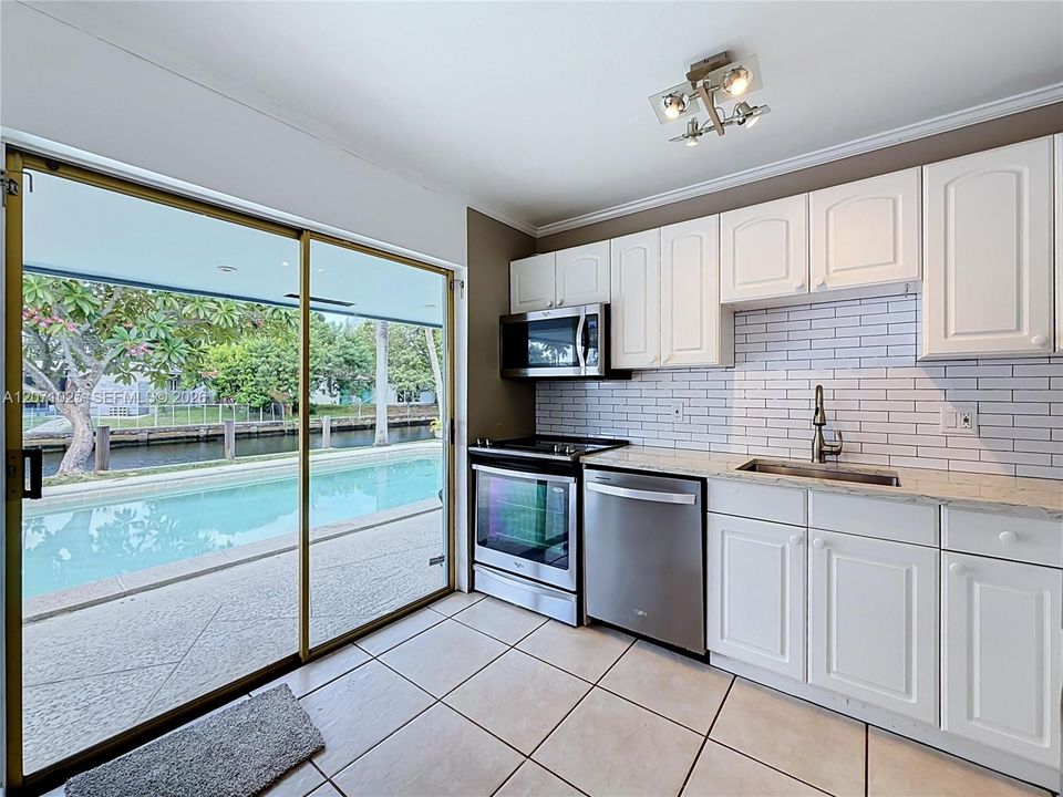 For Sale: $537,500 (2 beds, 1 baths, 959 Square Feet)