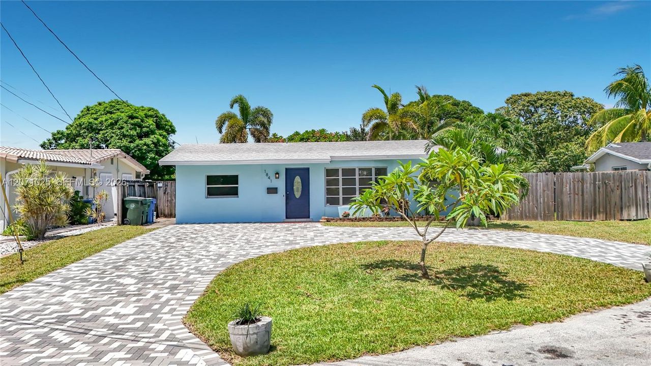 For Sale: $537,500 (2 beds, 1 baths, 959 Square Feet)