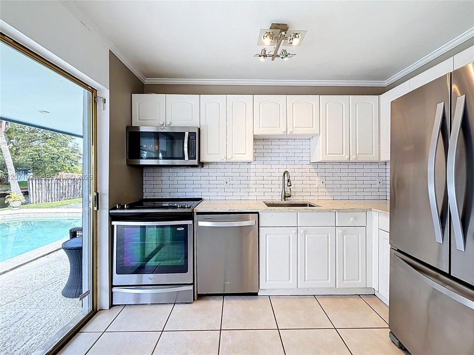 For Sale: $537,500 (2 beds, 1 baths, 959 Square Feet)