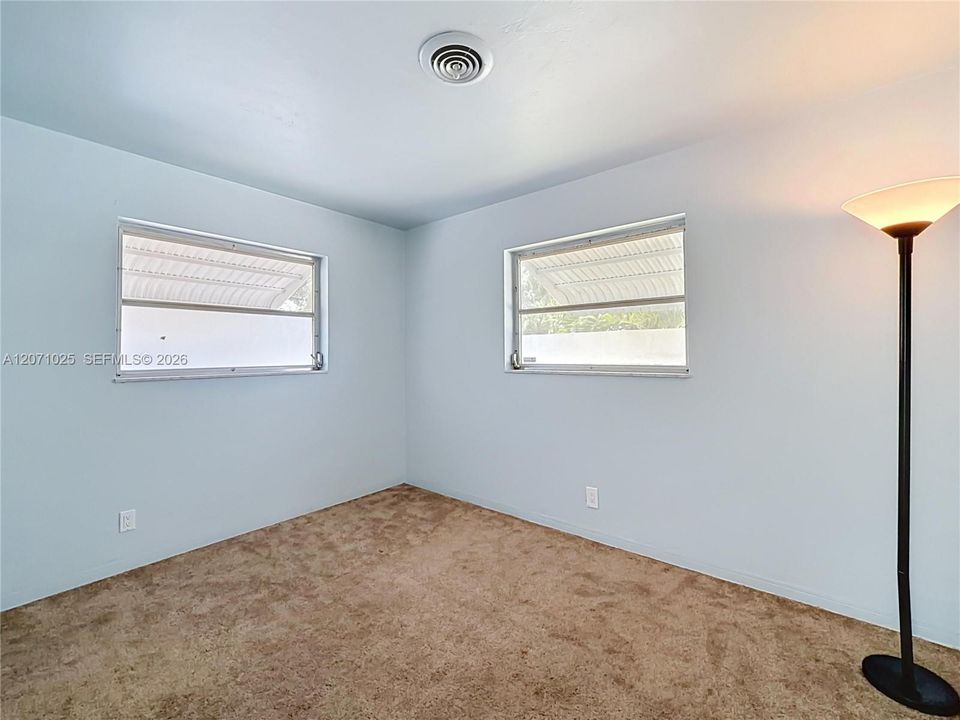 For Sale: $537,500 (2 beds, 1 baths, 959 Square Feet)