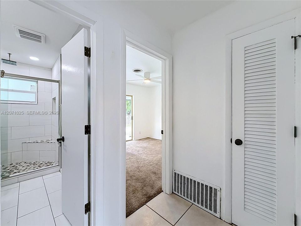 For Sale: $537,500 (2 beds, 1 baths, 959 Square Feet)