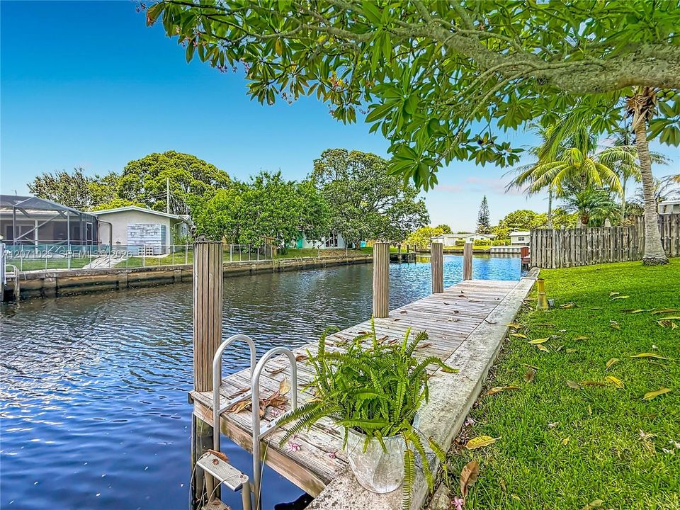 For Sale: $537,500 (2 beds, 1 baths, 959 Square Feet)
