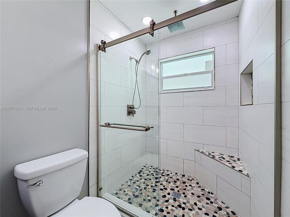 For Sale: $537,500 (2 beds, 1 baths, 959 Square Feet)