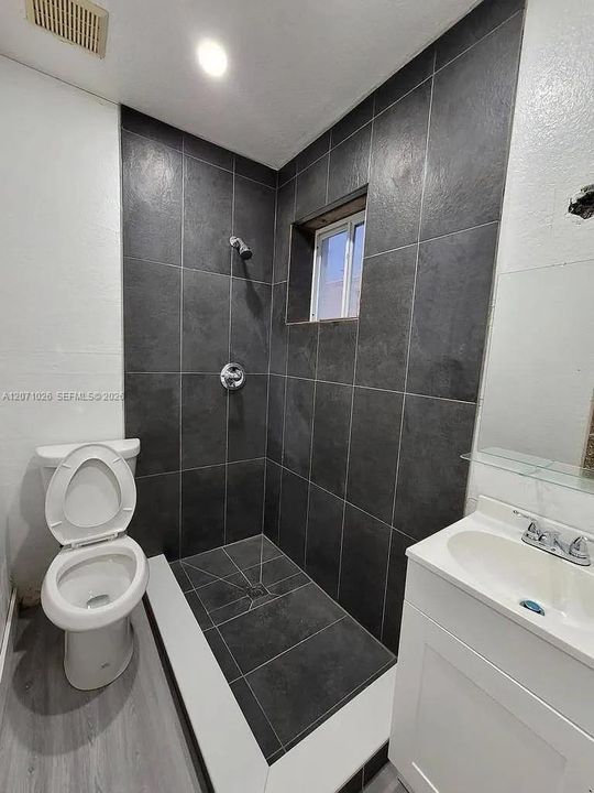В аренду: $1,750 (20 спален, 11 ванн, 5271 Квадратных фут)