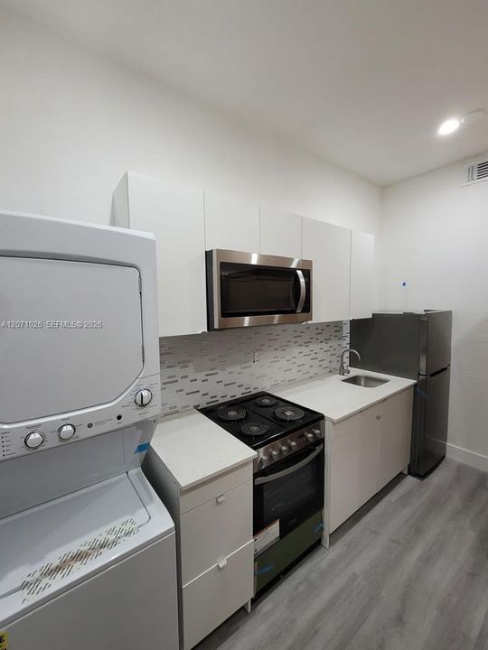 В аренду: $1,750 (20 спален, 11 ванн, 5271 Квадратных фут)
