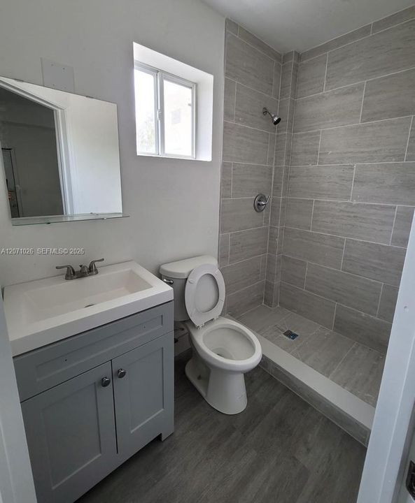 В аренду: $1,750 (20 спален, 11 ванн, 5271 Квадратных фут)