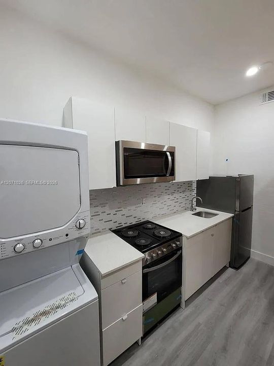 В аренду: $1,750 (20 спален, 11 ванн, 5271 Квадратных фут)