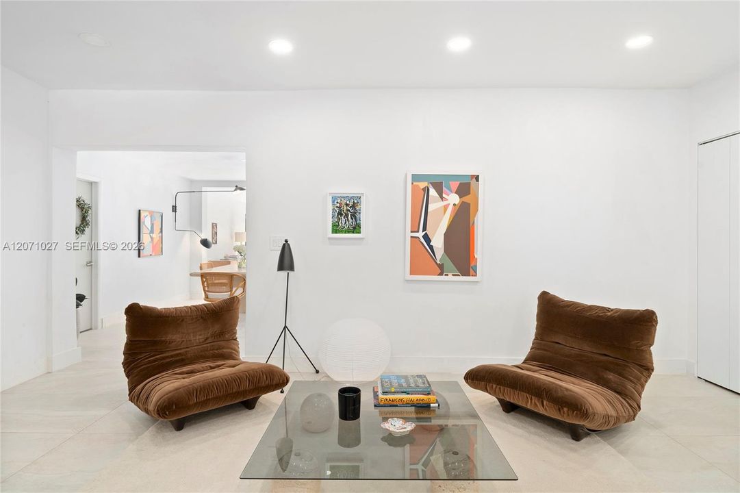 For Sale: $875,000 (4 beds, 3 baths, 1595 Square Feet)