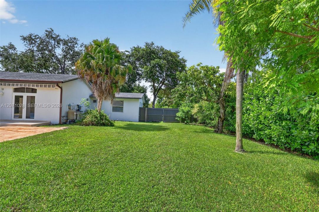 For Sale: $2,200,000 (4 beds, 3 baths, 2403 Square Feet)