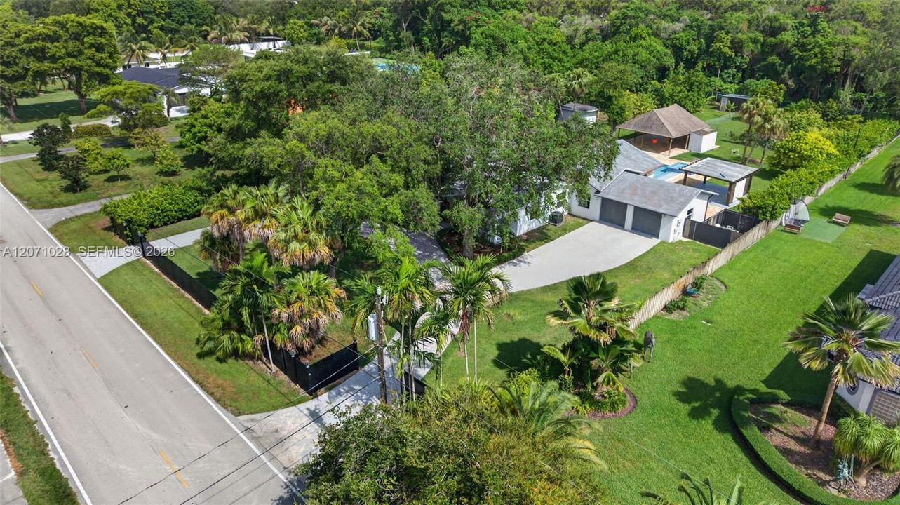 For Sale: $2,200,000 (4 beds, 3 baths, 2403 Square Feet)