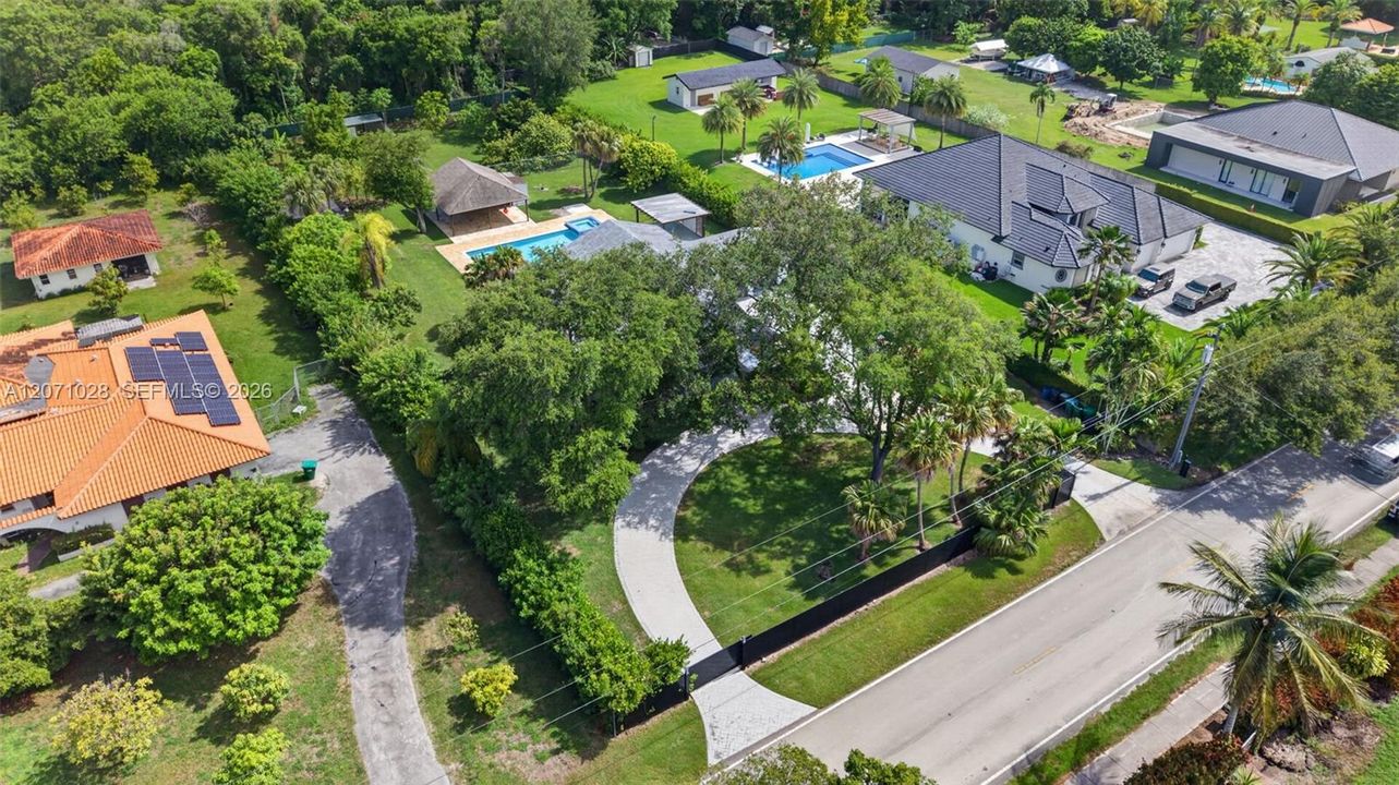 For Sale: $2,200,000 (4 beds, 3 baths, 2403 Square Feet)