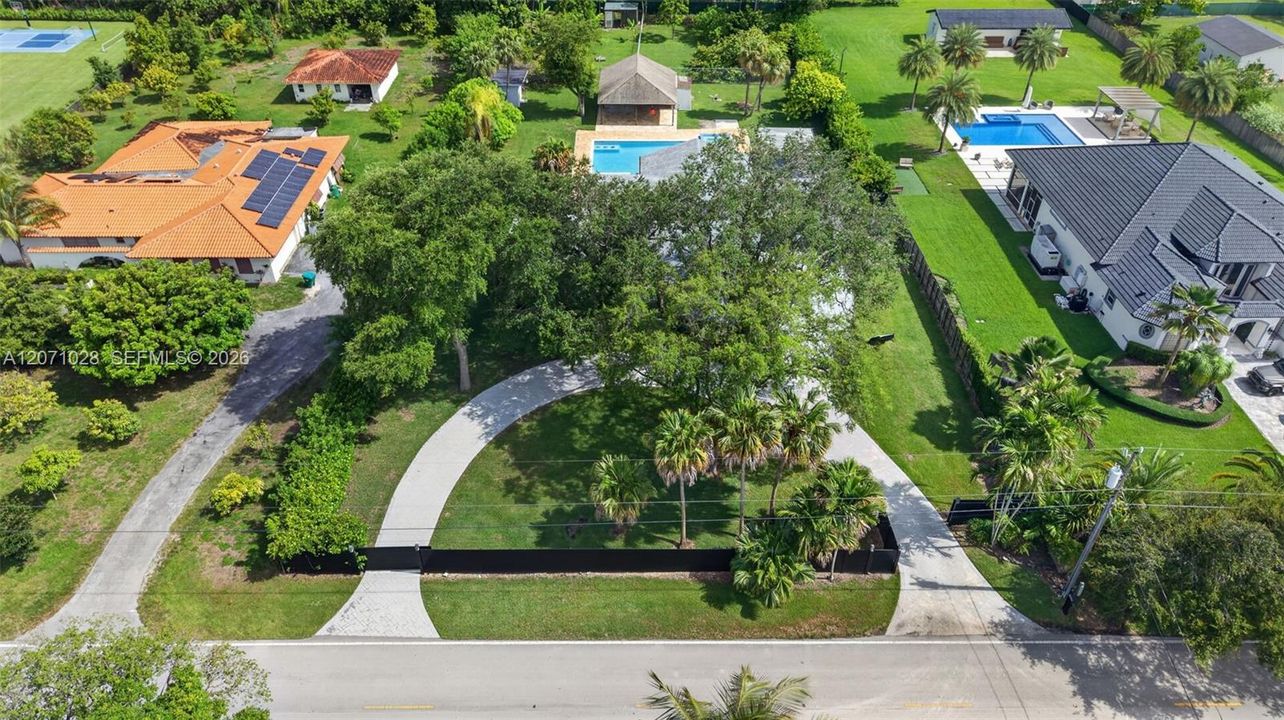 For Sale: $2,200,000 (4 beds, 3 baths, 2403 Square Feet)