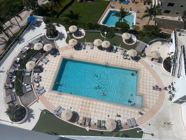 For Rent: $3,300 (0 beds, 1 baths, 520 Square Feet)