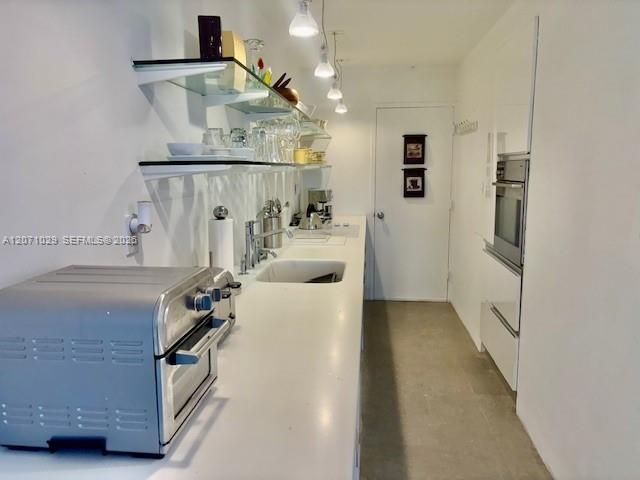 For Rent: $3,300 (0 beds, 1 baths, 520 Square Feet)
