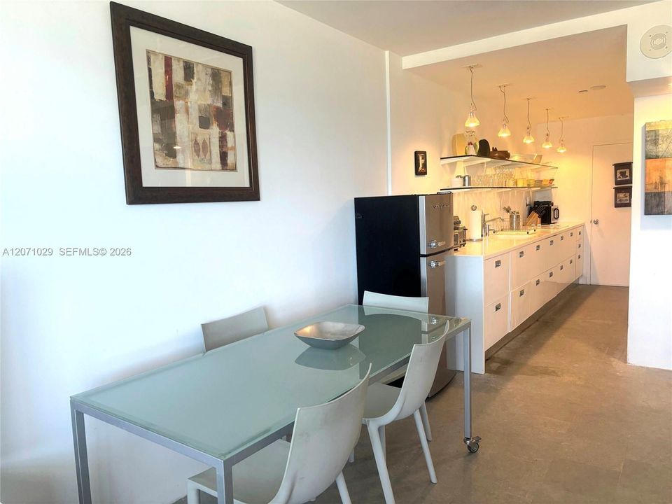 For Rent: $3,300 (0 beds, 1 baths, 520 Square Feet)