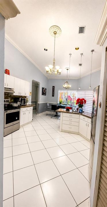 En Venta: $1,400,000 (6 camas, 4 baños, 3682 Pies cuadrados)