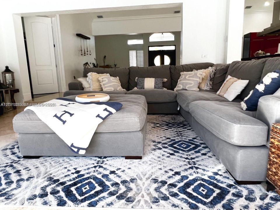 For Sale: $2,075,000 (4 beds, 4 baths, 3817 Square Feet)