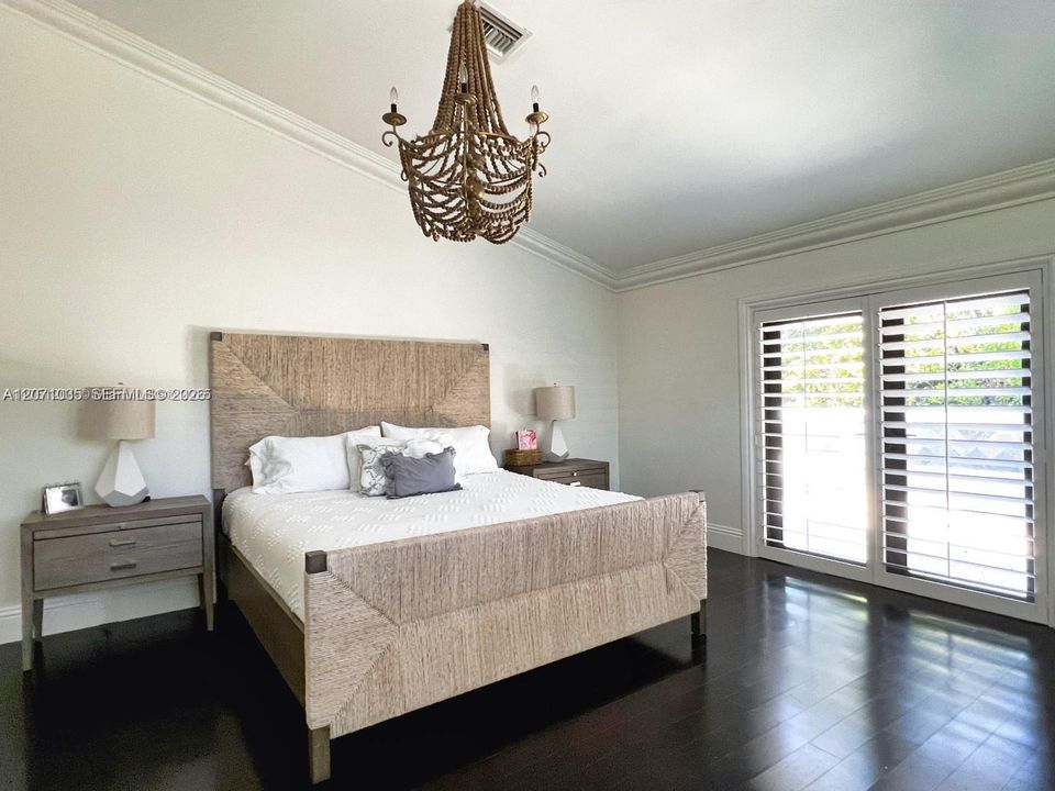For Sale: $2,075,000 (4 beds, 4 baths, 3817 Square Feet)