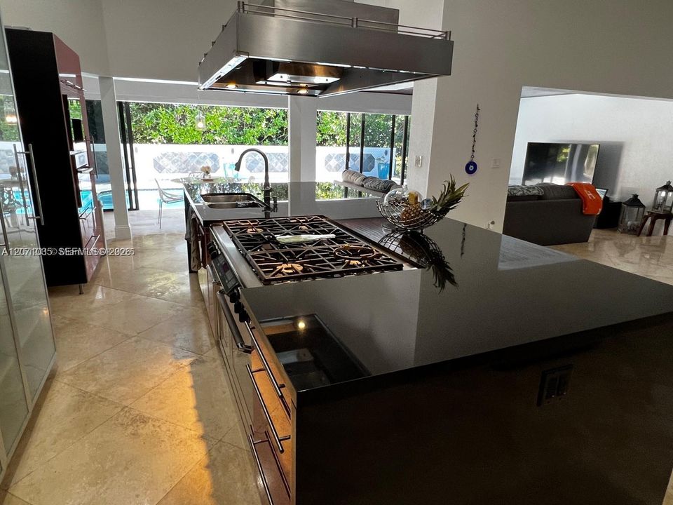 For Sale: $2,075,000 (4 beds, 4 baths, 3817 Square Feet)