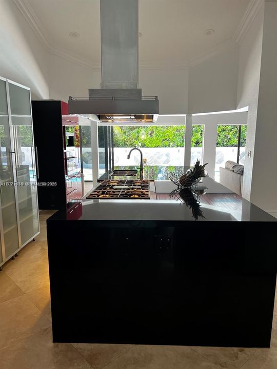 For Sale: $2,075,000 (4 beds, 4 baths, 3817 Square Feet)