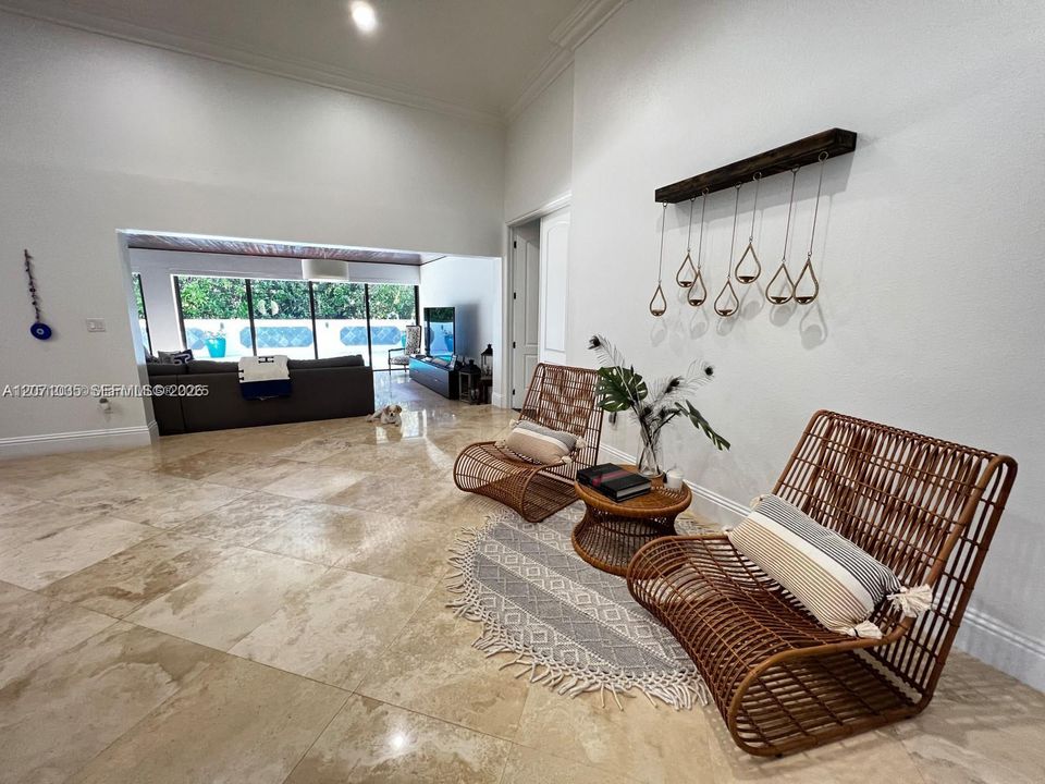 For Sale: $2,075,000 (4 beds, 4 baths, 3817 Square Feet)