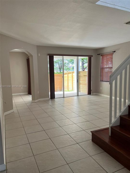 En Renta: $4,300 (4 camas, 2 baños, 2184 Pies cuadrados)