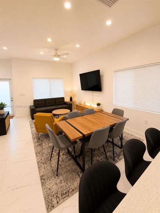 En Renta: $3,650 (3 camas, 2 baños, 1250 Pies cuadrados)