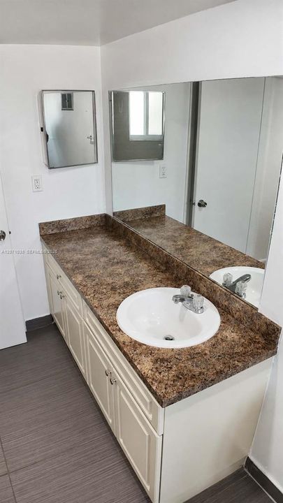 For Rent: $1,700 (1 beds, 1 baths, 434568 Square Feet)