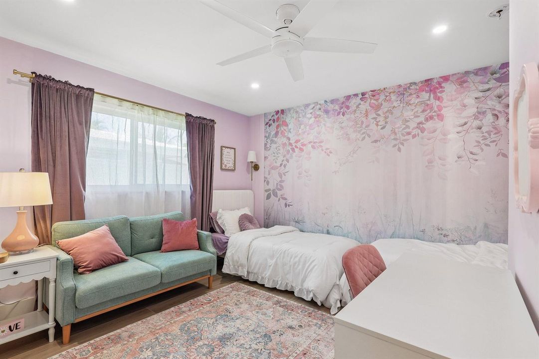 37-web-or-mls-SE 9th Ave-S1208-037